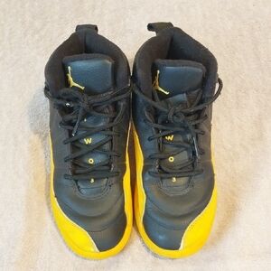Jordan Kids Black and Yellow Sneakers